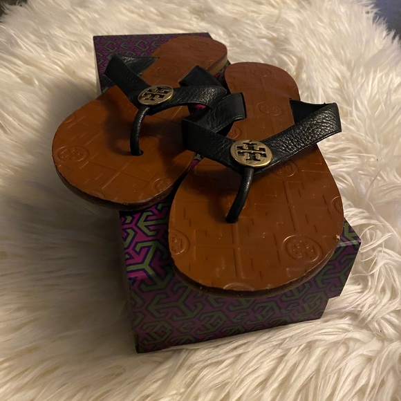 Tory Burch Thora sandals - Picture 2 of 5